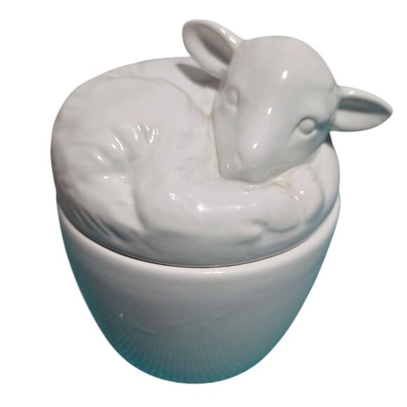 White dolomite Dish with Lamb Shaped Lid - Picture 1 of 7